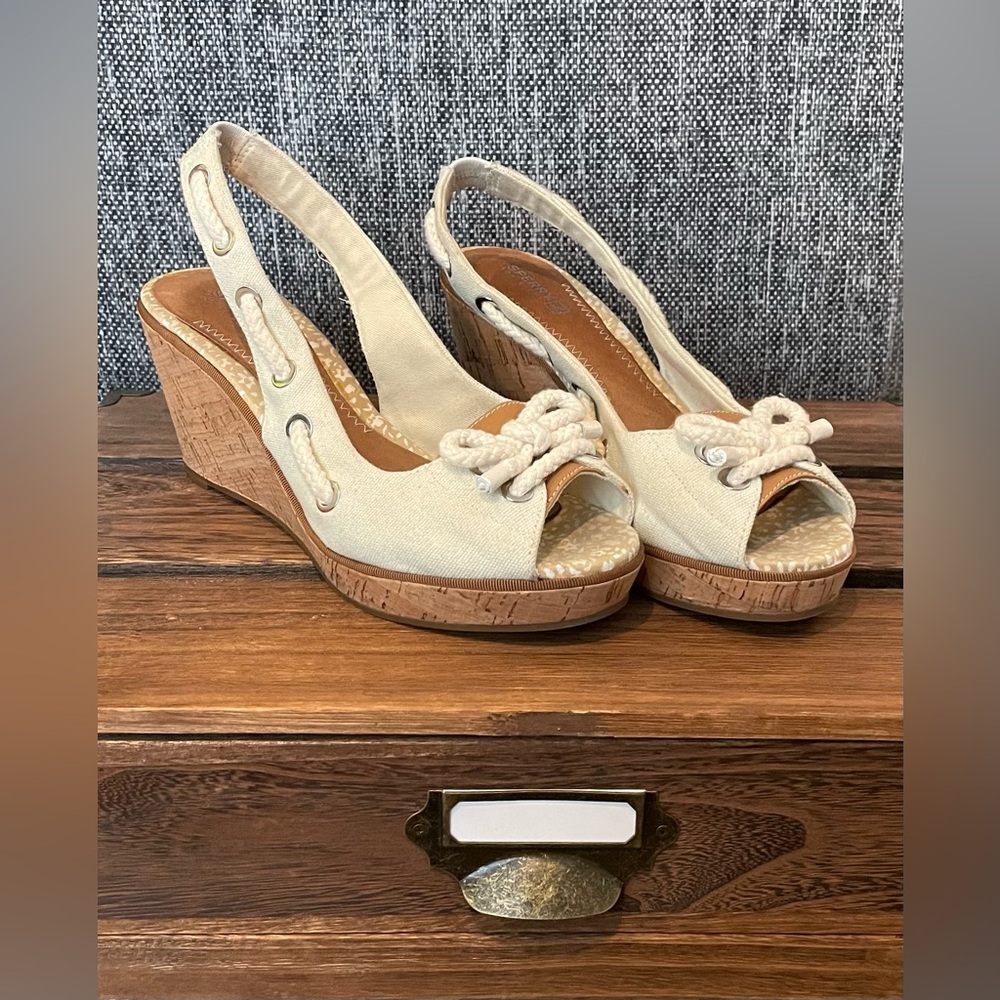 Women’s Sperry Top Spider Wedge Heels Size 9 Light Mint Color W/ Bow Threading